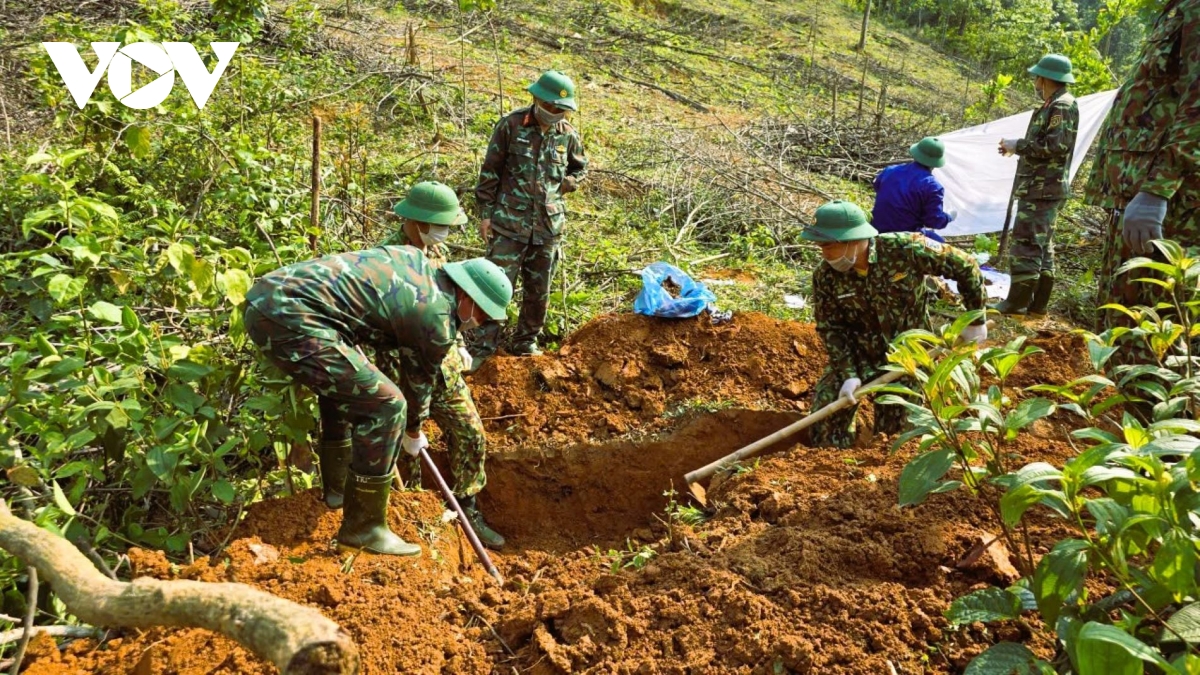 Phát hiện nhiều hài cốt liệt sĩ tại vùng núi Hướng Lập, Quảng Trị